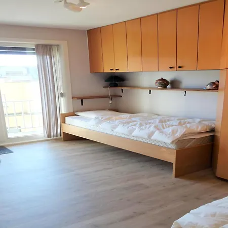 Attic In By The דירה ניופורט